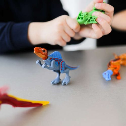 Dinotrone	-	Dinoszauruszok játékkészlet