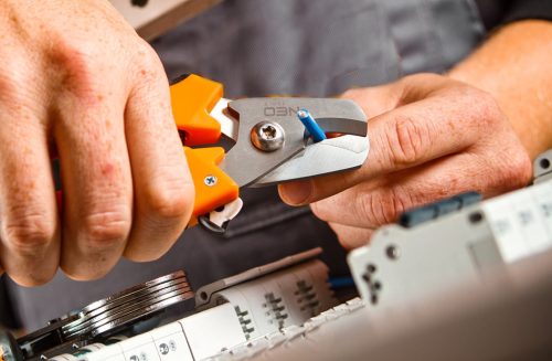 NEO TOOLS KÁBELVÁGÓFOGÓ 185MM 25 év garanciával 01-510