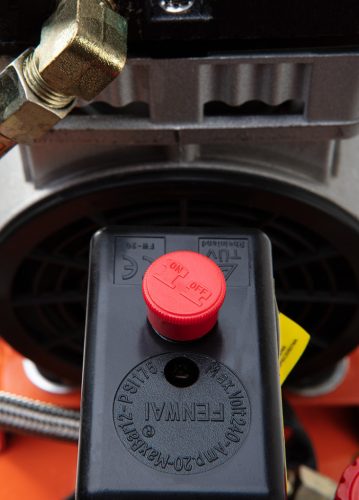 NEO TOOLS Kompresszor, 12L, extra csendes, kefementes motorral, olajmentes, 79(61)dB 2 év garanciával 12K020