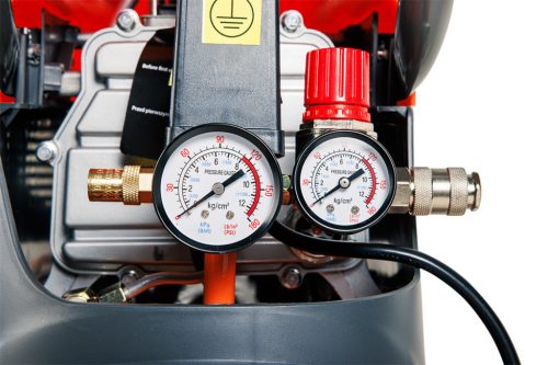 NEO TOOLS Kompresszor, 24L, olajkenésű, 135L/perc 3 év garanciával 12K023