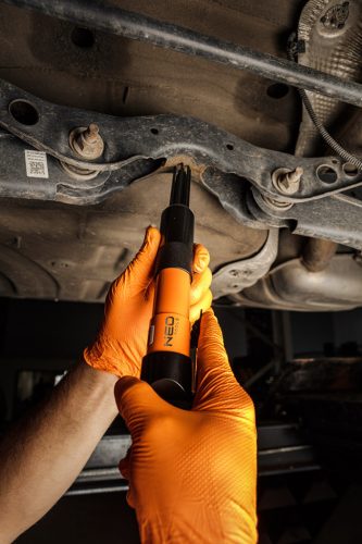 NEO TOOLS Pneumatikus tűs leverőgép rozsdához és hegesztési varratokhoz, 12x3mm 2 év garanciával 14-031
