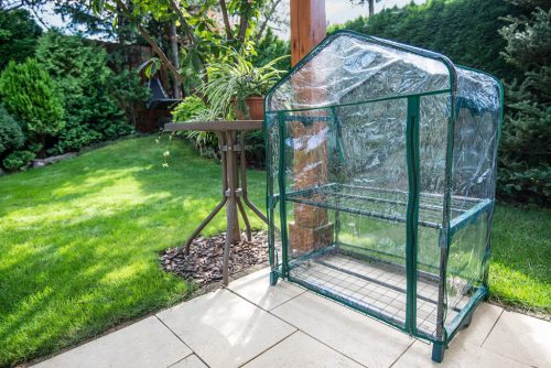 NEO TOOLS Növényház 69 x 49 x 95cm, PVC fólia, fémszerkezet 15-900