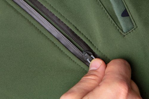 NEO TOOLS Terepmintás, softshell Munkavédelmi kabát, víz- és szélálló, kapucnis, CAMO, vízáll.:5000mm, légáter.:3000g/m2/24h, S 81-553-S