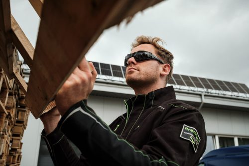 NEO TOOLS Védőszemüveg, polifoam porvédő peremmel, sötétített lencsékkel, F osztályú ellenállósági osztályú 97-522