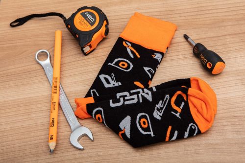 NEO TOOLS Munkazokni, 80% pamut, szerszám mintás 43-46, narancs/fekete GD018