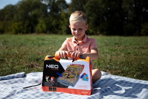 NEO TOOLS Játékszett építőipari gépekkel, kofferben GD042