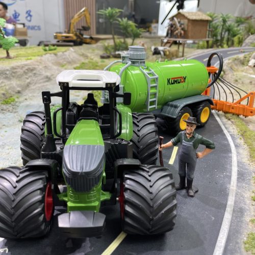 Traktor és Vízpermetező Játékkészlet
