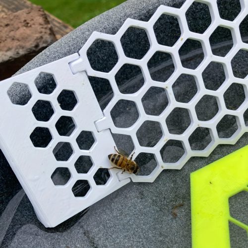 Lebegő méh létra kertekhez és madárfürdőkhöz