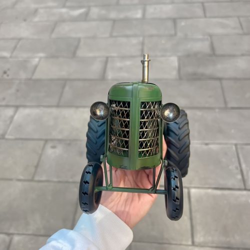 Dízel traktor - Egyedi otthoni dekoráció