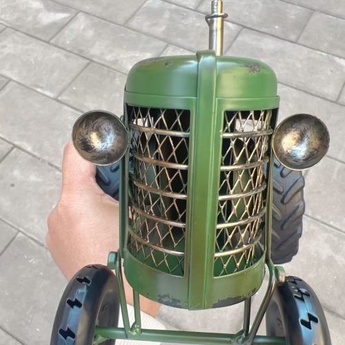 Dízel traktor - Egyedi otthoni dekoráció