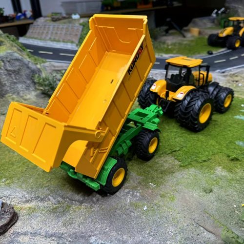 Jumbo 41.91cm-es Farm Traktor Játékkészlet Utánfutóval