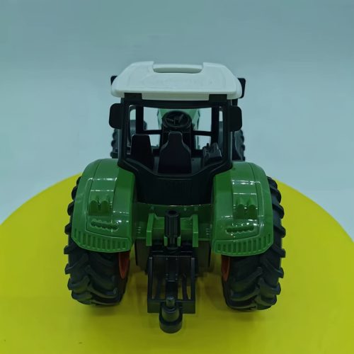 1/24 méretarányú Nagy Farm Traktor